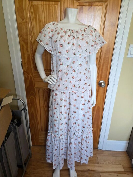 Dresses & Skirts - 💙 25. Handmade Floral Top and Skirt Set